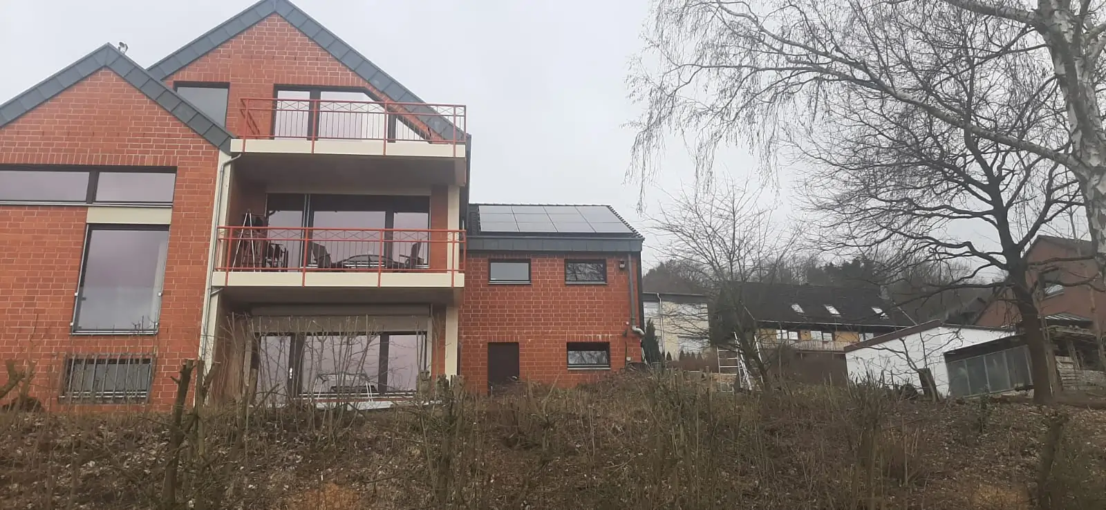 Projekt1 von MAGU Energy mit 16KWP und 10 KWh Hochvolt Hausbatterie.